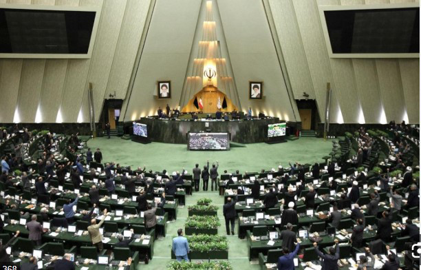 رسوم هرمز بالريال الإيراني.. قانون يفتح مواجهة جديدة مع التجارة العالمية